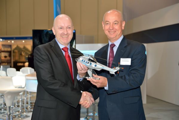Martin Whitaker of Avincis with Dominique Maudet of Eurocopter © Eurocopter Amelie Laurin